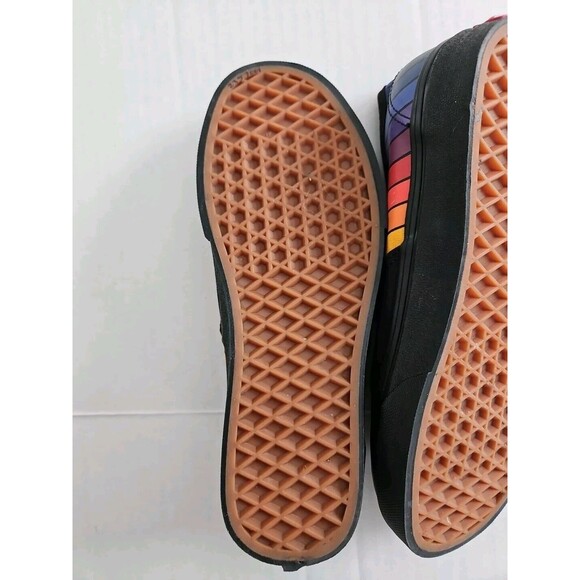 VANS Refract Rainbow Black Skater Shoes Men's 5 Women's 6.5 Unisex Pride NWT - Picture 9 of 9